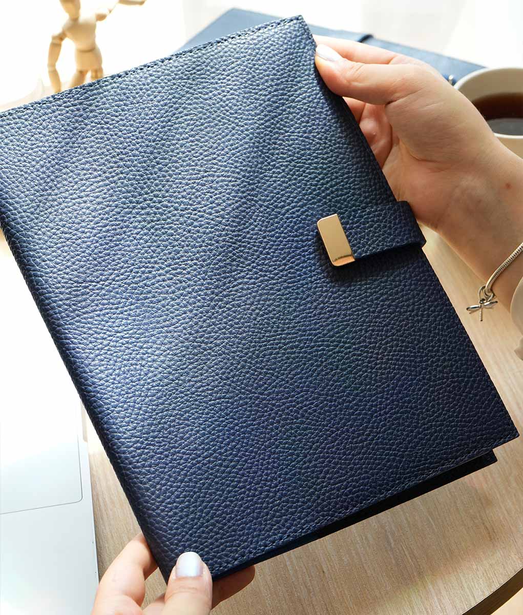 Dnevnik sa kopčom EXECUTIVE Blue, 19x25cm 176 st. Na linije 