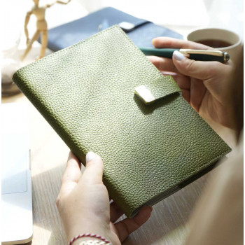 Dnevnik sa kopčom A5 EXECUTIVE Green, 240 st. Na linije 