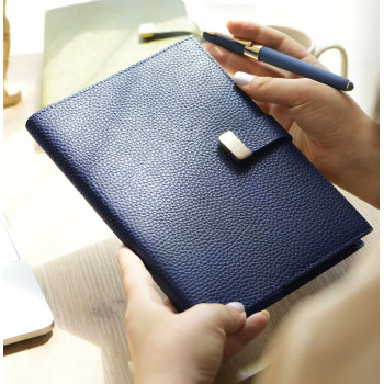 Dnevnik sa kopčom A5 EXECUTIVE Blue, 240 st. Na linije 