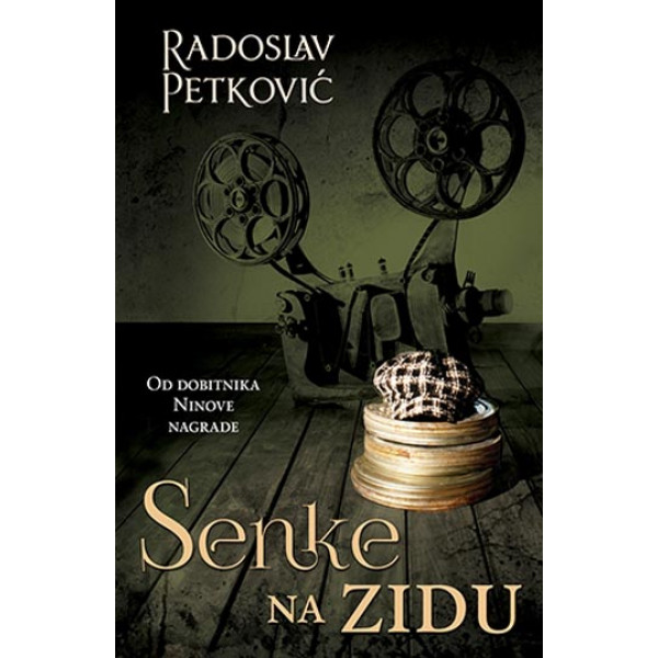 SENKE NA ZIDU 