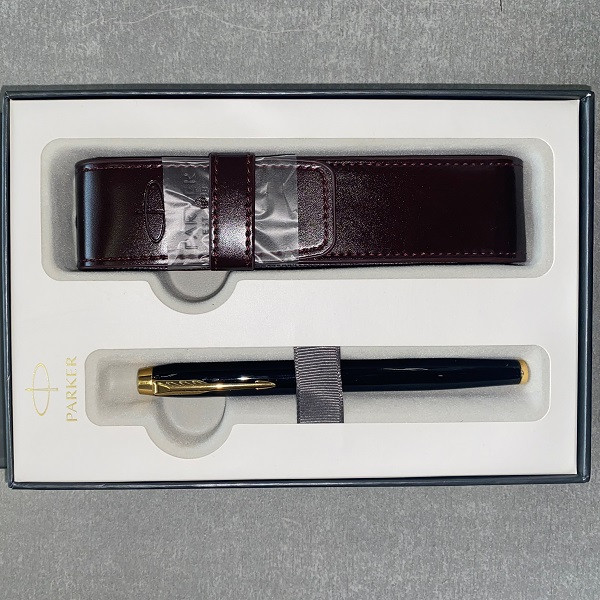 Penkalo sa futrolom PARKER ROYAL Black 