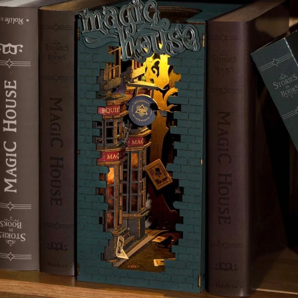 3D drvene puzzle/držač za knjige  MAGIC HOUSE 