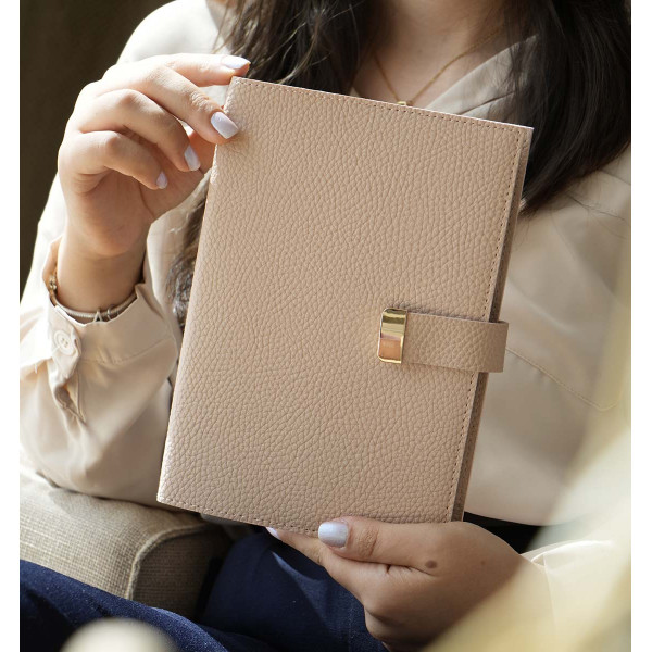 Dnevnik sa kopčom A5 EXECUTIVE Pink, 240 st. Na linije 