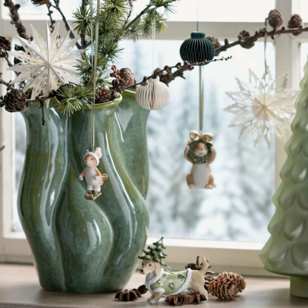 Novogodišnji ukras MIŠIĆ NA SKIJAMA 6cm 