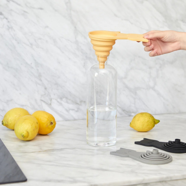 Sklopivi silikonski levak sa magnetom MEOW - ORANGE 