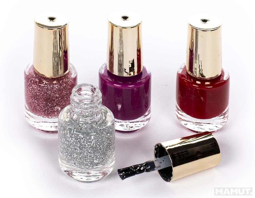 SET OF 4 POLISHES IN ORNAMENT BALL SIMPLE PLEASURE XMAS 