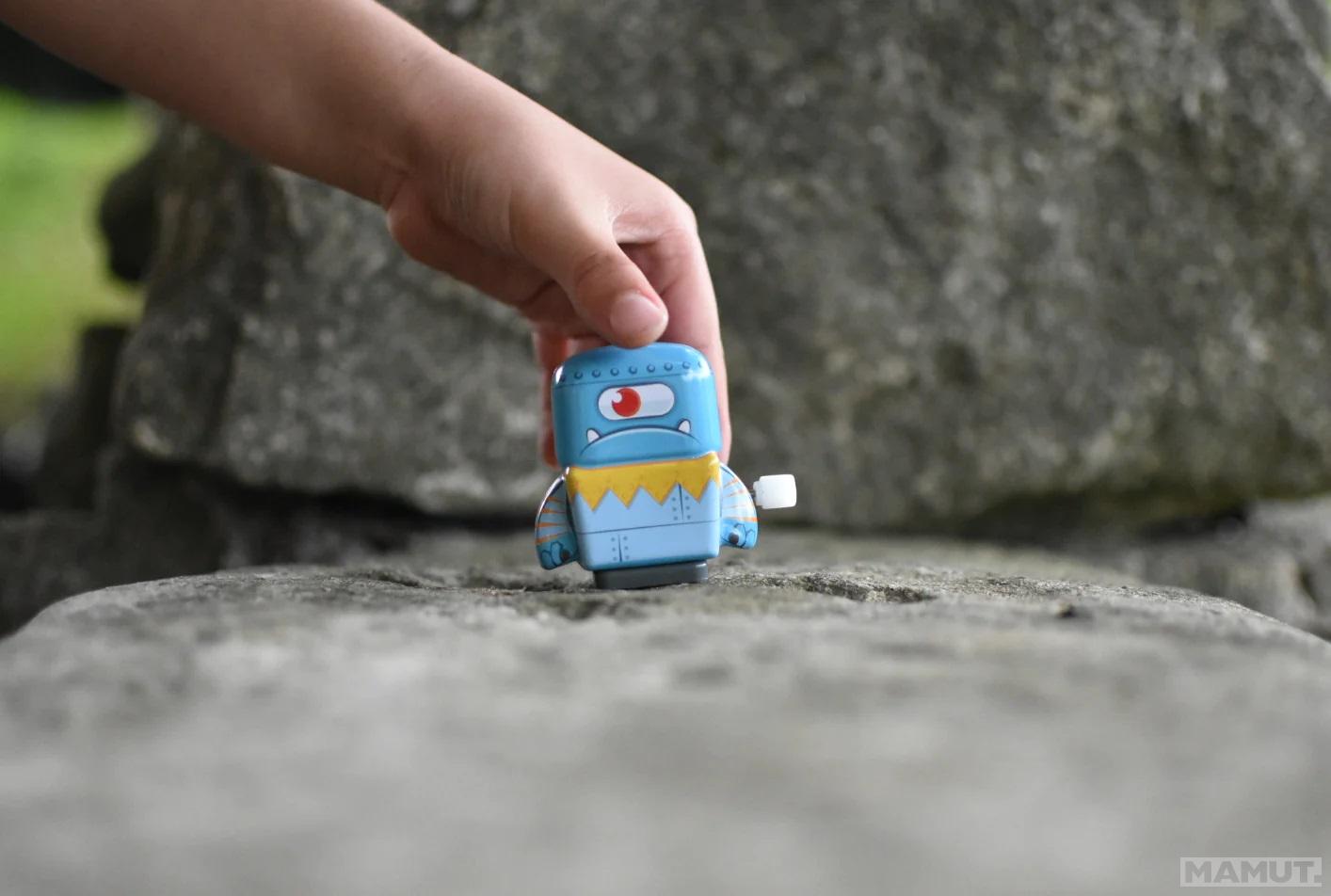 Igračka na navijanje MINI TIN ROBOTS (više vrsta) 