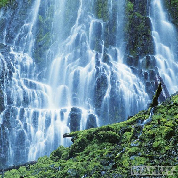 Zidni kalendar WATERFALLS 2025 